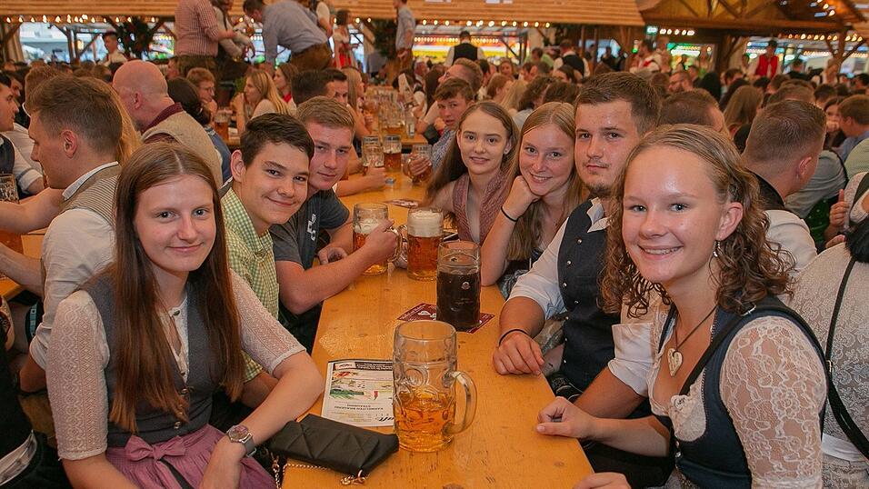 Die Partybilder von Donnerstag, 18. August 2022, aus dem Festzelt Nothaft.