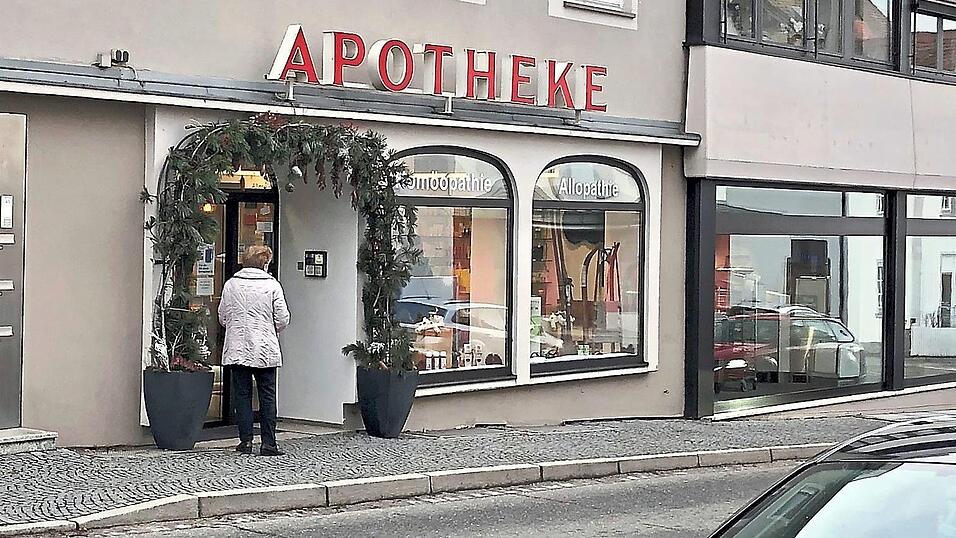 In der M&ouml;nchshofapotheke wird zun&auml;chst nicht geimpft. Apotheker Benjamin Striegan w&uuml;rde erst im Bedarfsfall &Auml;rzte unterst&uuml;tzen.