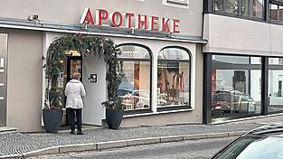 In der M&ouml;nchshofapotheke wird zun&auml;chst nicht geimpft. Apotheker Benjamin Striegan w&uuml;rde erst im Bedarfsfall &Auml;rzte unterst&uuml;tzen.