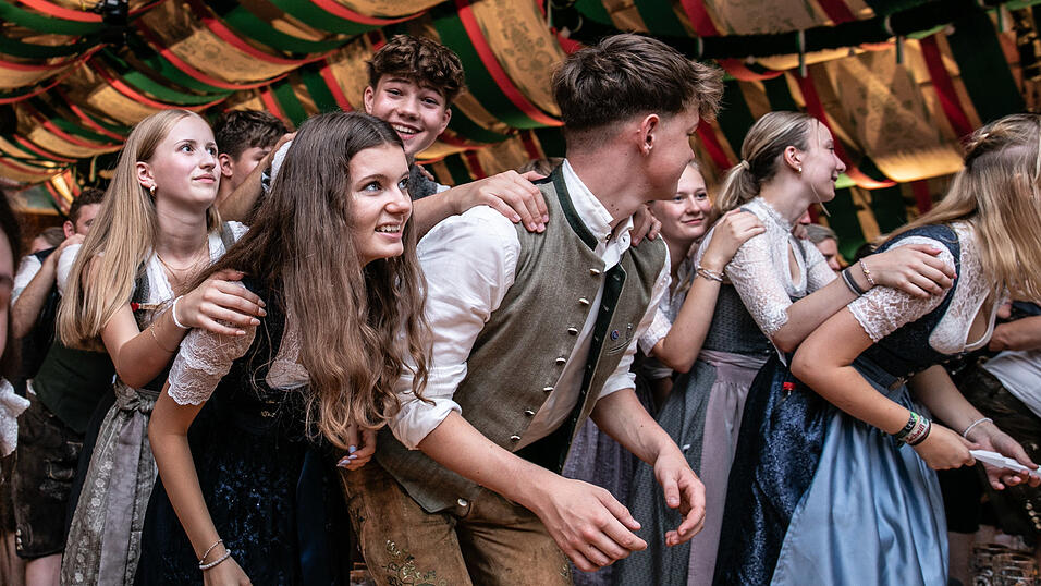 Die Partybilder vom Donnerstag, 14. August, aus dem Festzelt Weckmann. Die Partybilder vom Donnerstag, 14. August, aus dem Festzelt Weckmann.