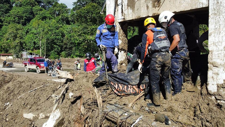 Vorausgegangen waren tagelange verheerende Niederschläge.