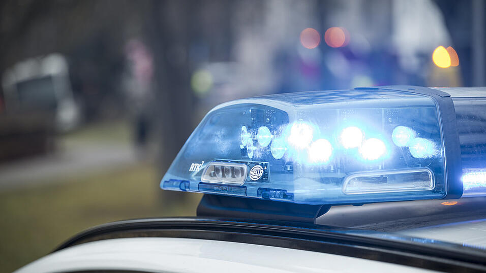 Bei dem Unfall wurde eine Radfahrerin verletzt und musste ins Krankenhaus gebracht werden.
