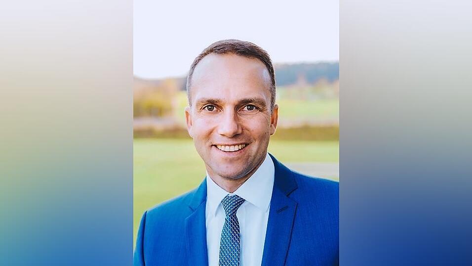 Dingolfings Bürgermeister Armin Grassinger ist überraschend zurückgetreten. Politiker und Verbände zeigen sich betroffen. (Archiv)