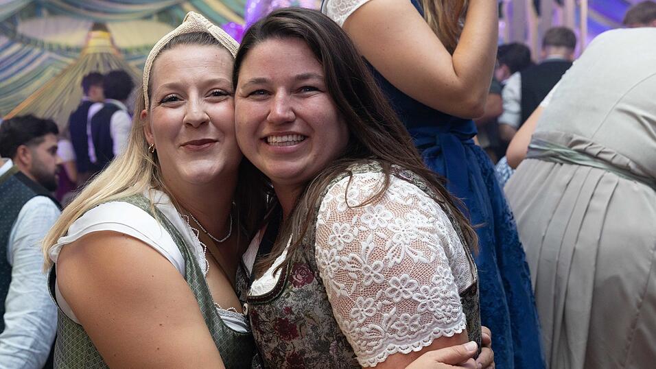 Die Partybilder vom Freitag, 7. August, aus dem Festzelt Wenisch. Die Partybilder vom Freitag, 7. August, aus dem Festzelt Wenisch.