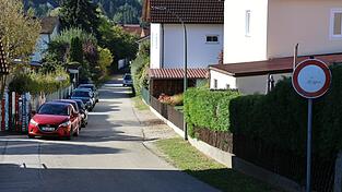 Die Straße neben der Sonnenburg wird zur Einbahnstraße. Die Straße neben der Sonnenburg wird zur Einbahnstraße.