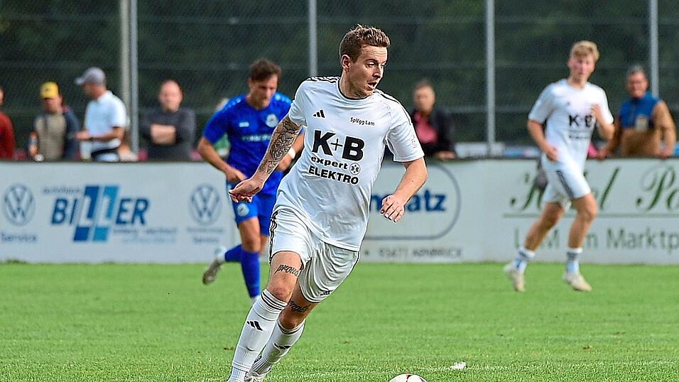 Lams Co-Spielertrainer Christian Mühlbauer hat immer noch Beschwerden mit der Achillessehne, sein Mitwirken ist fraglich. Lams Co-Spielertrainer Christian Mühlbauer hat immer noch Beschwerden mit der Achillessehne, sein Mitwirken ist fraglich.