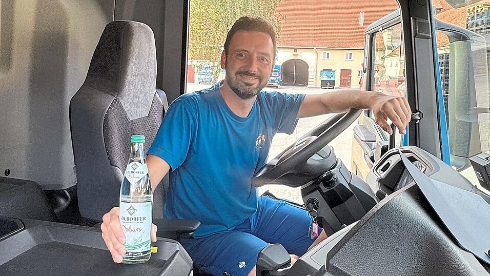 Ja, natürlich ist Patrick Catos Arbeitgeber eine Brauerei, aber im Hitzesommer 2026 stand ganz vorne Wasser in allen Variationen. Ja, natürlich ist Patrick Catos Arbeitgeber eine Brauerei, aber im Hitzesommer 2026 stand ganz vorne Wasser in allen Variationen.