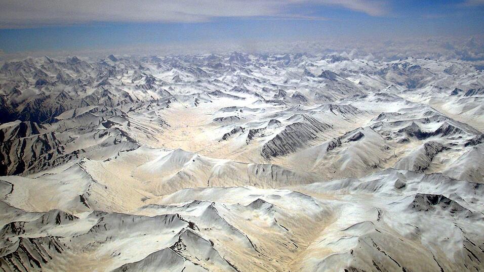 Nach einem Lawinenabgang werden zehn Bergsteiger im pakistanischen Karakorum-Gebirge vermisst. (Symbolbild)