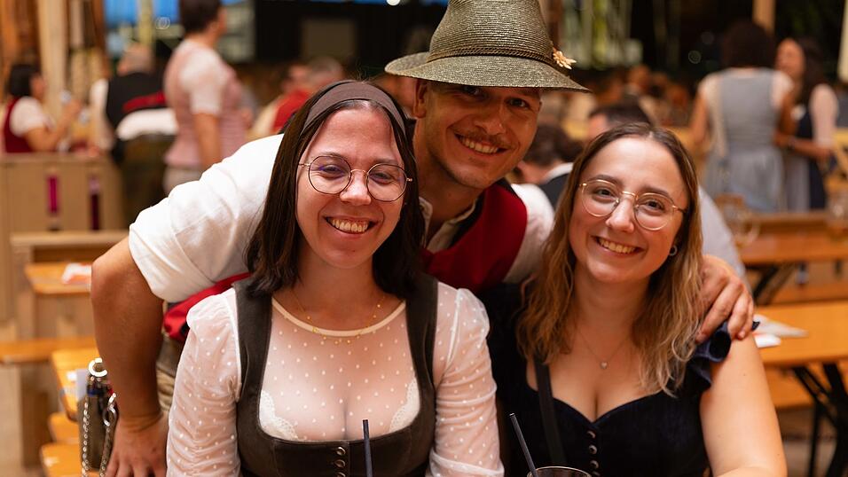 Die Partybilder vom Freitag, 7. August, aus dem Festzelt Greindl. Die Partybilder vom Freitag, 7. August, aus dem Festzelt Greindl.