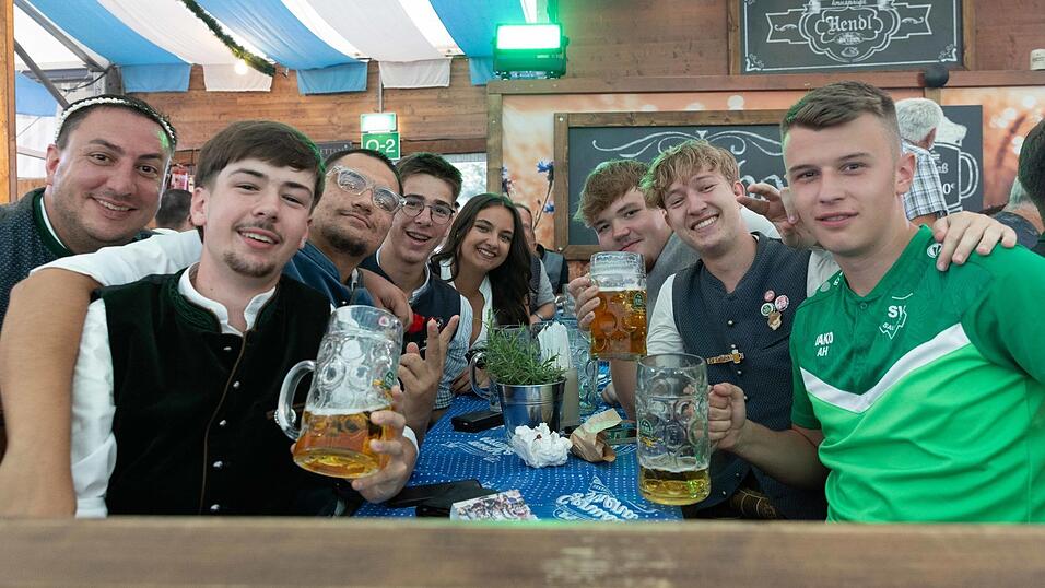 Die Partybilder vom Montag, 10. August, aus dem Festzelt Wenisch. Die Partybilder vom Montag, 10. August, aus dem Festzelt Wenisch.
