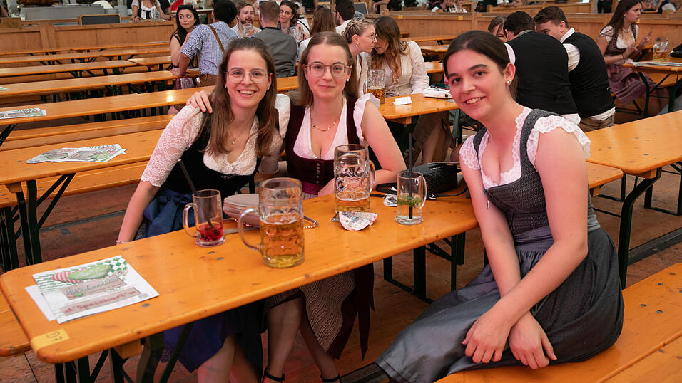 Die Partybilder vom Sonntag, 10. August, aus dem Festzelt Weckmann. Die Partybilder vom Sonntag, 10. August, aus dem Festzelt Weckmann.