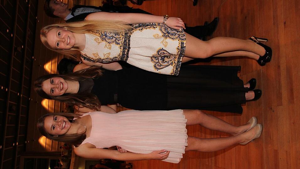 Die Bilder vom Abschlussball der Tanzschule Seidel in der Fraunhofer-Halle am 28. November. Die Bilder vom Abschlussball der Tanzschule Seidel in der Fraunhofer-Halle am 28. November.