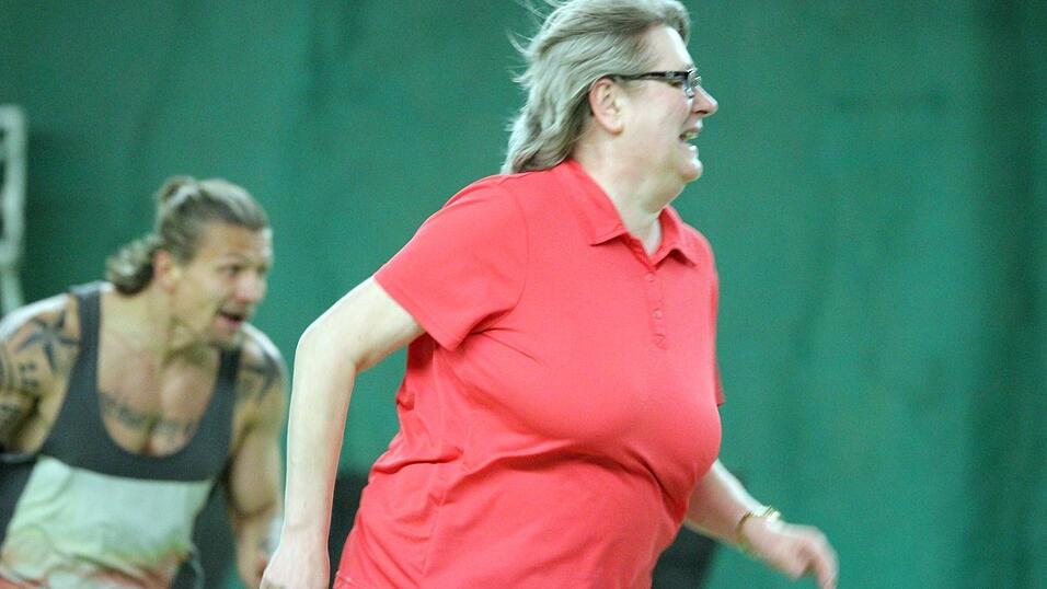 Wir haben Tigers-St&uuml;rmer Ren&eacute; R&ouml;thke beim 'Rock Your Body'-Bootcamp besucht. (Foto: Fabian Ro&szlig;mann)