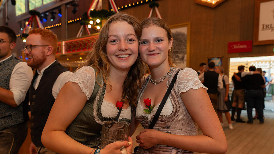 Die Partybilder vom Samstag, 12. August 2023, aus dem Festzelt Krönner. Die Partybilder vom Samstag, 12. August 2023, aus dem Festzelt Krönner.