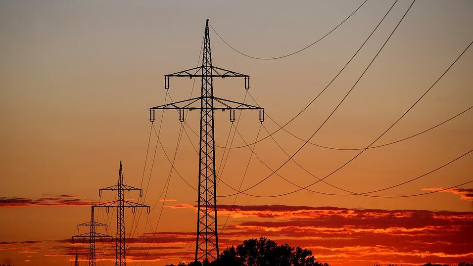 Zwischen nord- und süddeutschen Bundesländen ist am Wochenende ein Streit über Strompreise entbrannt. Zwischen nord- und süddeutschen Bundesländen ist am Wochenende ein Streit über Strompreise entbrannt.