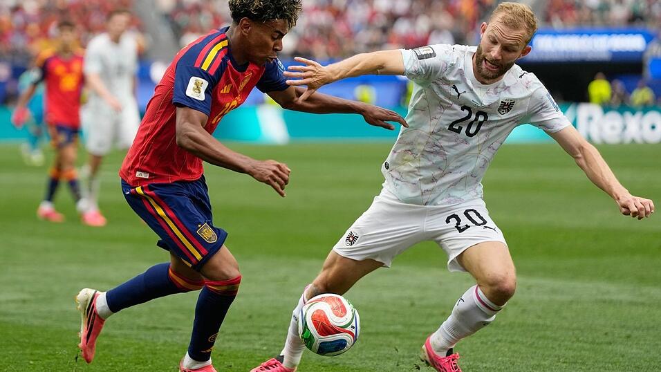 Lamine Yamal bekam für seine Aktionen den lautesten Applaus im Stadion. Lamine Yamal bekam für seine Aktionen den lautesten Applaus im Stadion.