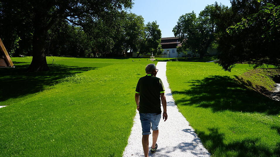 Ammer f&uuml;hrt durch den Schlossgarten.