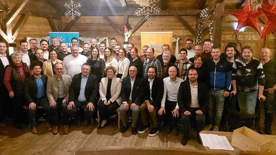 Diese Frauen und Männer aus den Reihen der Freien Wähler treten auf der Kreistagsliste für den westlichen Landkreis Cham an.