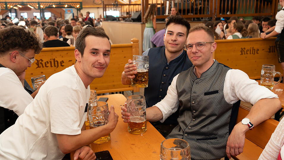 Die Partybilder vom Sonntag, 11. August 2024, aus dem Festzelt Nothaft. Die Partybilder vom Sonntag, 11. August 2024, aus dem Festzelt Nothaft.