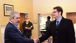 Gute Freunde waren sie nie: Ludwig Reger übergibt 2020 sein Amt an Nachfolger Dr. Stefan Spindler. Gute Freunde waren sie nie: Ludwig Reger übergibt 2020 sein Amt an Nachfolger Dr. Stefan Spindler.