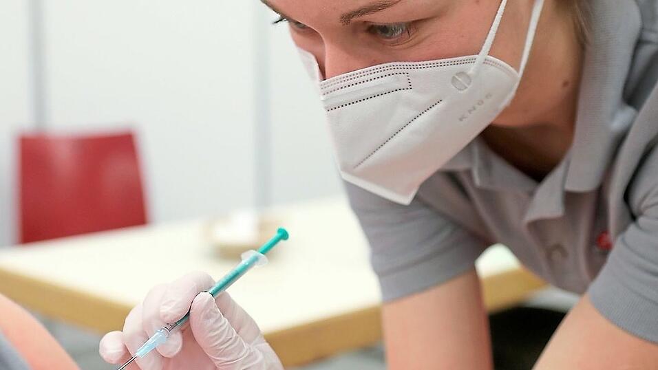Die Hälfte der Stadtbürger ist einmal geimpft. Die Hälfte der Stadtbürger ist einmal geimpft.