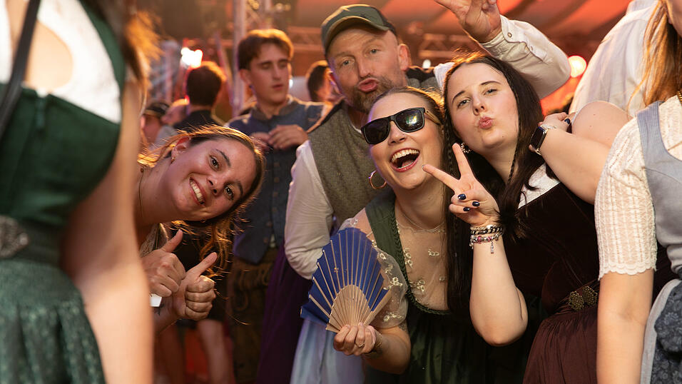 Die Partybilder vom Freitag, 8. August, aus dem Festzelt Wenisch. Die Partybilder vom Freitag, 8. August, aus dem Festzelt Wenisch.