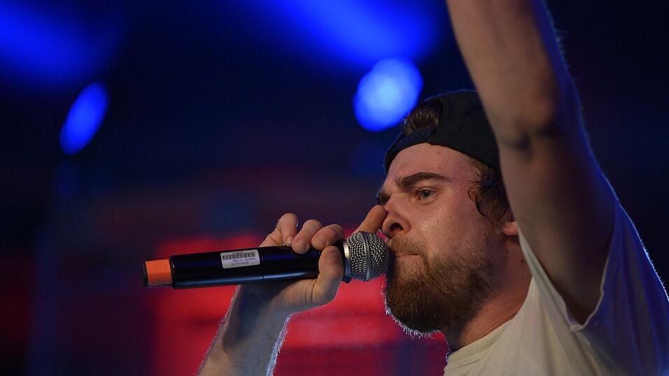 Random Entertainment boten anspruchsvollen Sprechgesang mit Wortwitz.