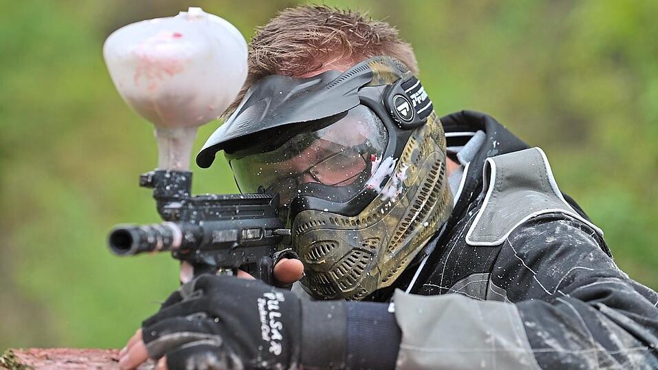 Genaues Zielen ist beim Paintball gefragt.