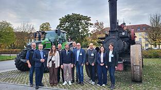 Experten aus Landwirtschaft, Forschung und Wirtschaft diskutierten über Chancen und Herausforderungen der Digitalisierung. Experten aus Landwirtschaft, Forschung und Wirtschaft diskutierten über Chancen und Herausforderungen der Digitalisierung.