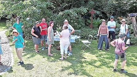 Gartenfreunde waren beim Aktionstag in Wenzenbach unter sich, wie hier im Garten der Familie R&uuml;ckerl.