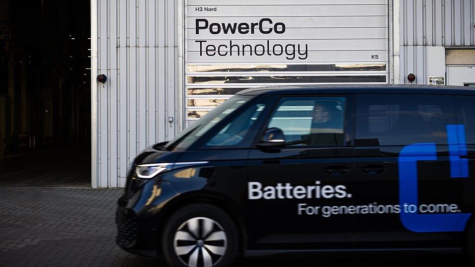 In Salzgitter ist im ersten Werk der Batterietochter PowerCo offiziell die Produktion angelaufen. In Salzgitter ist im ersten Werk der Batterietochter PowerCo offiziell die Produktion angelaufen.