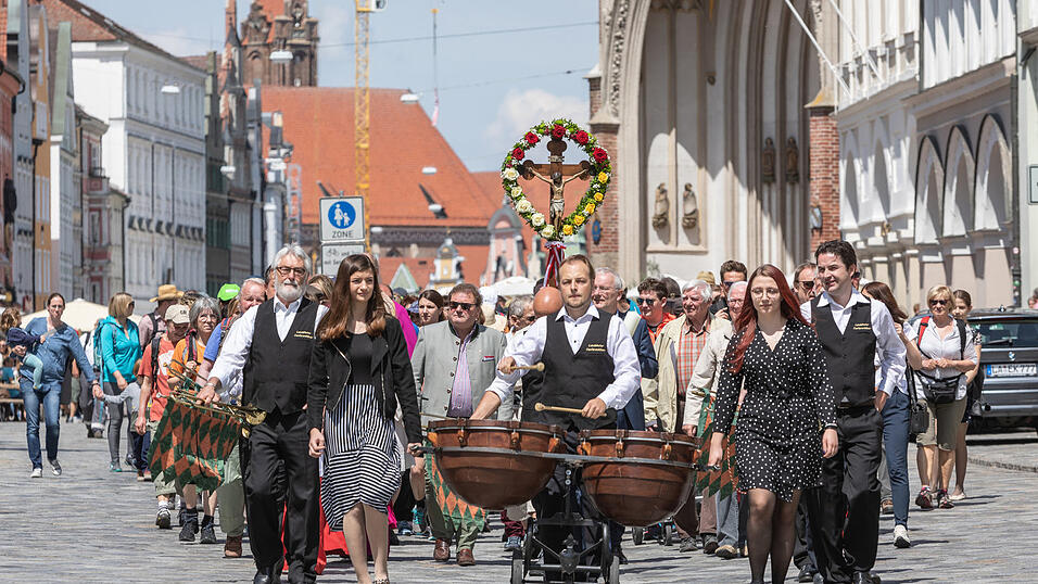 Die Landshuter Wallfahrt ist eine der &auml;ltesten und l&auml;ngsten Fu&szlig;wallfahrten, die nach Alt&ouml;tting an einem Tag durchgef&uuml;hrt wird. Nach sechsj&auml;hriger Pause wird heuer wieder gepilgert.