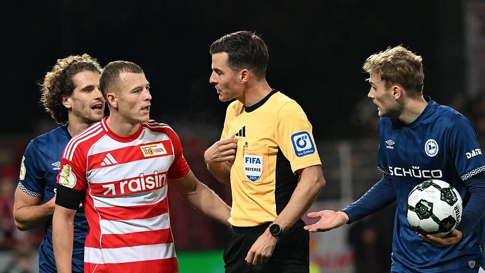 Viele Schiedsrichter, hier Harm Osmers, standen in der zweiten Pokal-Runde im Fokus. Viele Schiedsrichter, hier Harm Osmers, standen in der zweiten Pokal-Runde im Fokus.