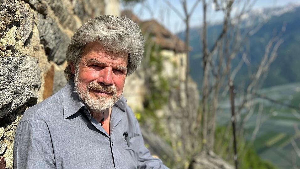 Reinhold Messner bekommt die Bayerische Umweltmedaille. (Archivfoto) Reinhold Messner bekommt die Bayerische Umweltmedaille. (Archivfoto)