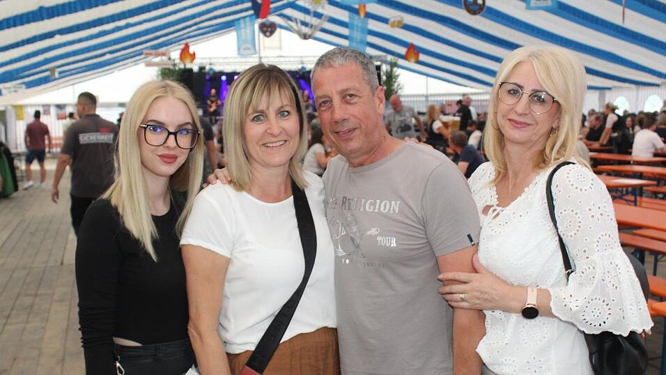 Zur Musik von Headless wurde ausgelassen gefeiert.