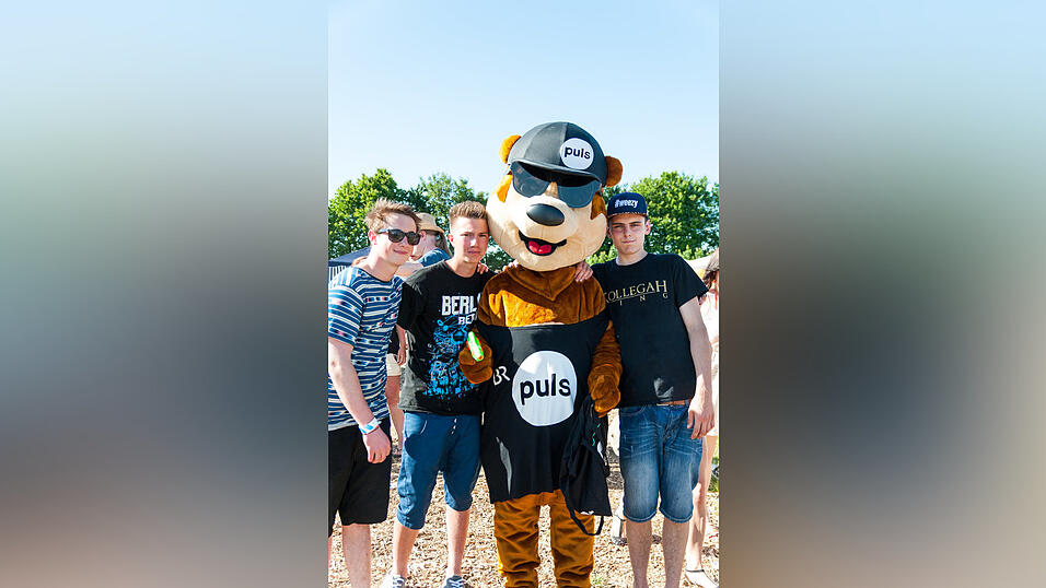 Ein Streifzug durch das Campinggelände: Trotz heißer Temperaturen sind die Festivalbesucher bestens gelaunt. (Foto: Susanne Raith) Ein Streifzug durch das Campinggelände: Trotz heißer Temperaturen sind die Festivalbesucher bestens gelaunt. (Foto: Susanne Raith)