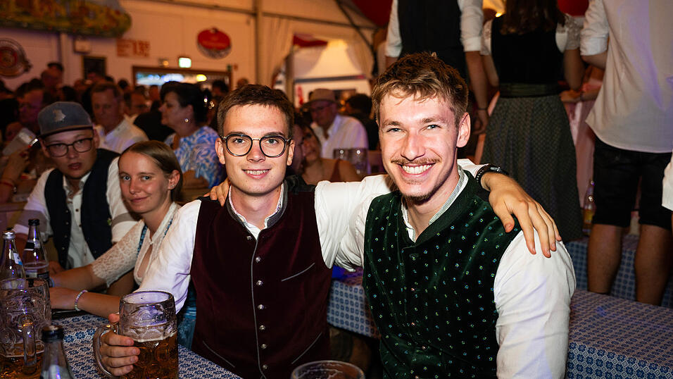 Die Partybilder vom Samstag, 15. August, aus dem Festzelt Greindl. Die Partybilder vom Samstag, 15. August, aus dem Festzelt Greindl.