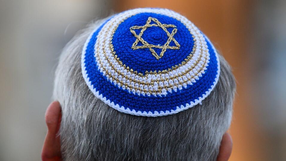 Einige Juden zeigen ihre Kippa nicht mehr in der &Ouml;ffentlichkeit. (Archivbild)