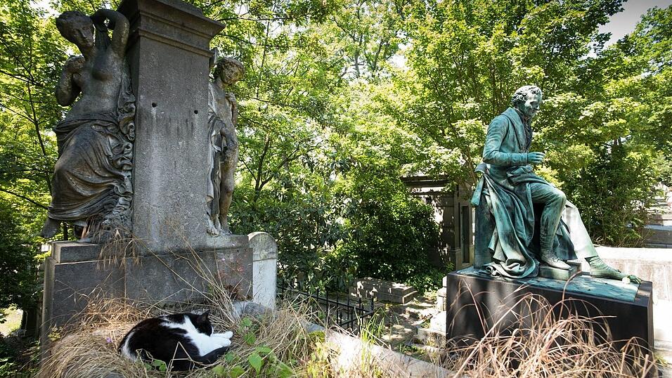Historische Grabstätten auf Pariser Friedhöfen warten auf eine neue Nutzung. (Archivbild) Historische Grabstätten auf Pariser Friedhöfen warten auf eine neue Nutzung. (Archivbild)