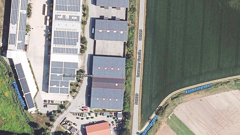 Eine Firma hatte einen Antrag auf eine Sondergenehmigung gestellt, um zwischen ihren Hallen mit dem Gabelstapler auf der Gemeindestraße fahren zu dürfen. Eine Firma hatte einen Antrag auf eine Sondergenehmigung gestellt, um zwischen ihren Hallen mit dem Gabelstapler auf der Gemeindestraße fahren zu dürfen.
