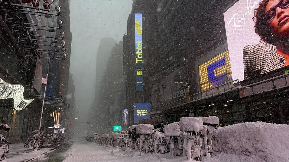 Die Schneemassen verwandelten den Times Square in eine Eislandschaft.