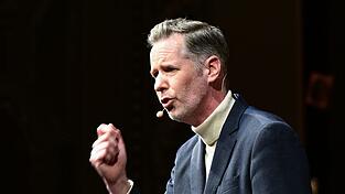 FDP-Chef Dürr ruft in Stuttgart den Neuanfang für die FDP aus. FDP-Chef Dürr ruft in Stuttgart den Neuanfang für die FDP aus.