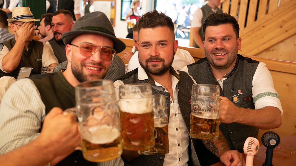 Die Partybilder vom Freitag, 8. August, aus dem Festzelt Nothaft. Die Partybilder vom Freitag, 8. August, aus dem Festzelt Nothaft.