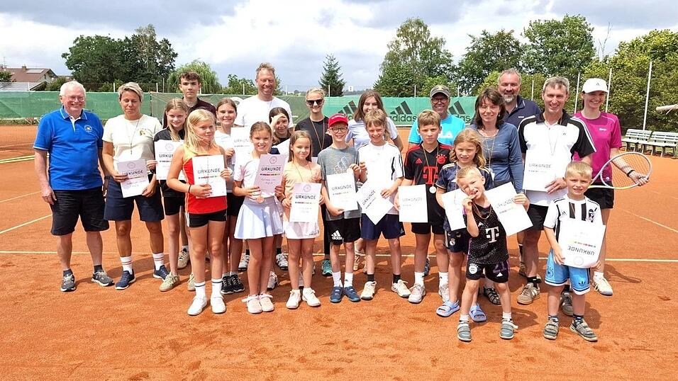 20 Teilnehmer sicherten sich das DTB-Tennissportabzeichen.