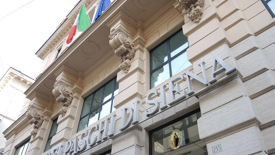 Um die einstige Krisenbank, die vor neun Jahren vom italienischen Staat vor dem Untergang gerettet worden war, kündigt sich ein Bieterkampf an. (Archivbild) Um die einstige Krisenbank, die vor neun Jahren vom italienischen Staat vor dem Untergang gerettet worden war, kündigt sich ein Bieterkampf an. (Archivbild)