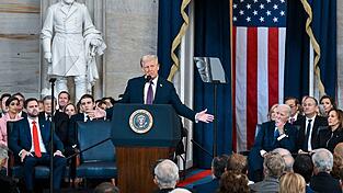 Donald Trump hat direkt nach seiner Vereidigung mehrere Maßnahmen angekündigt - das betrifft auch das Klimaschutzabkommen.