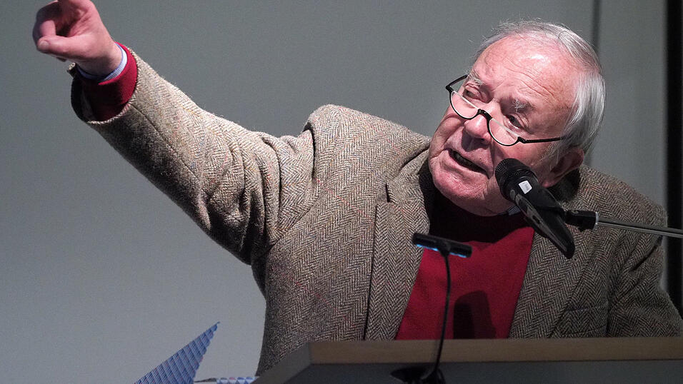 Dieter Wieland, 1937 in Berlin geboren und in Landshut aufgewachsen, hat sich als einer der ersten Fernsehjournalisten f&uuml;r den Denkmalschutz und f&uuml;r den Erhalt gewachsener Kulturlandschaften eingesetzt. In seinem Film &bdquo;Landshut - oder hat die Sch&ouml;nheit eine Chance?&ldquo; prangerte er bereits 1973 die Zerst&ouml;rung historischer Bausubstanz an.