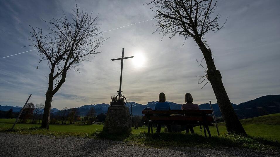 Auf recht viel Sonne können sich die Menschen in Bayern freuen. (Archivbild) Auf recht viel Sonne können sich die Menschen in Bayern freuen. (Archivbild)