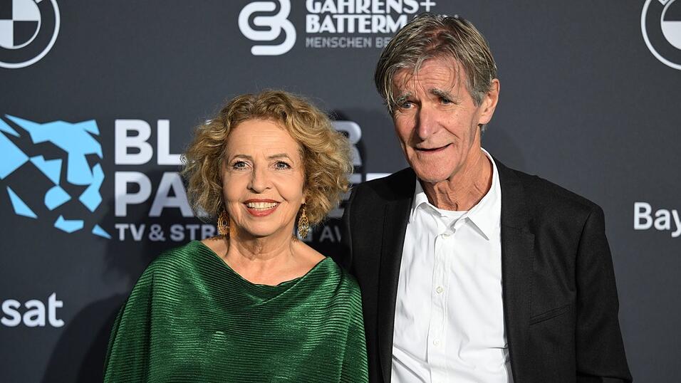 Michaela May (l) ist mit dem Regisseur Bernd Schadewald (r) verheiratet. (Archivbild) Michaela May (l) ist mit dem Regisseur Bernd Schadewald (r) verheiratet. (Archivbild)