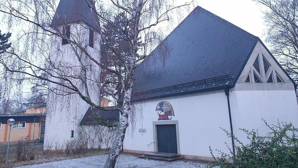 Ob die evangelische Kreuzkirche in Regensburg abgerissen wird, steht noch nicht fest. Ob die evangelische Kreuzkirche in Regensburg abgerissen wird, steht noch nicht fest.